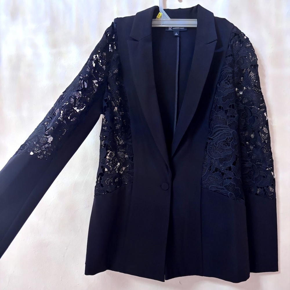 COPY - Beautiful blazer with lace details (INC)